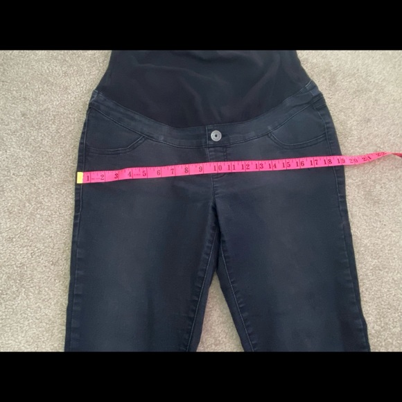 Maternity pants size large - Picture 3 of 4